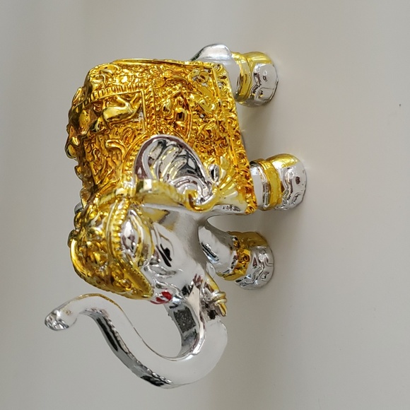 Travel Souvenirs and Home Decorations - Picture 11 of 11